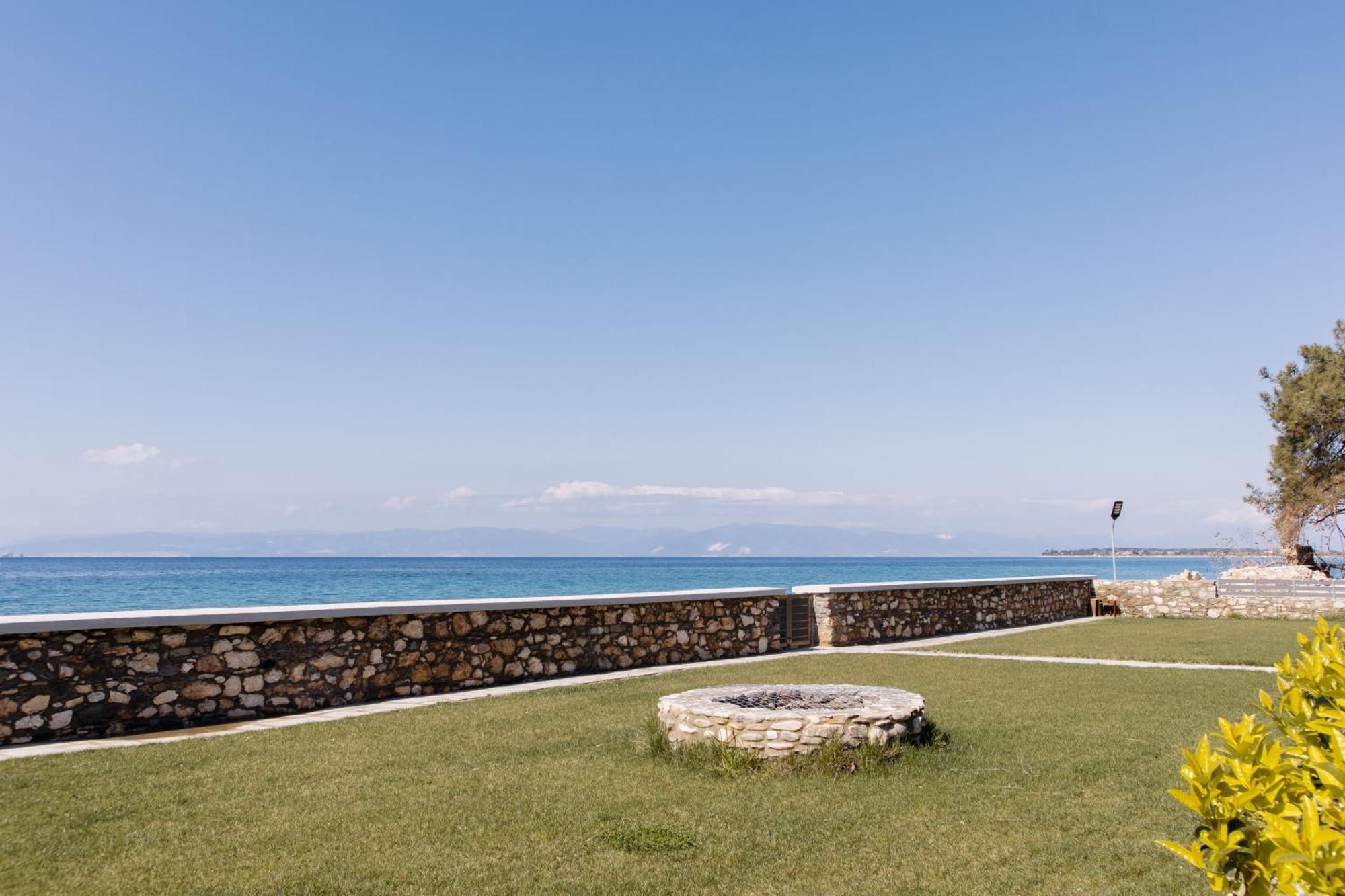 Olive & Sea Luxury Suites Skala Sotiros Bagian luar foto